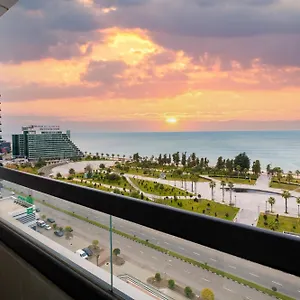 The Grandeur باتومي
