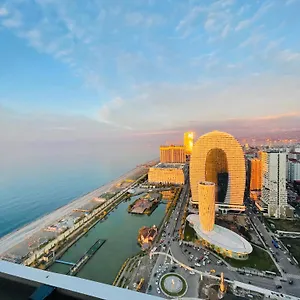 Luxury باتومي